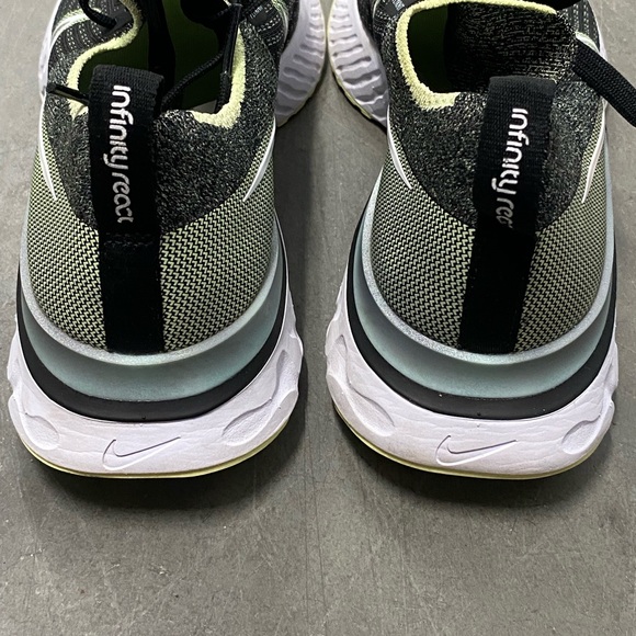 Nike Women React Infinity Run FK CD4372-006 Black Running Shoes 8.5 - Picture 3 of 6